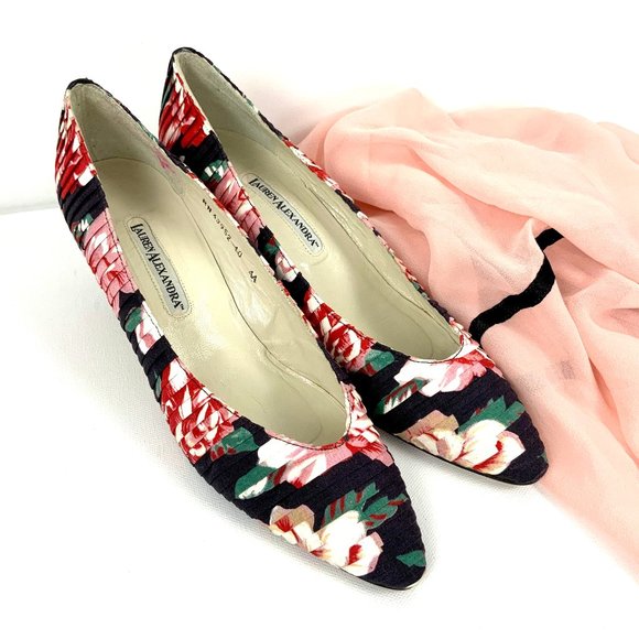 Lauren Alexandra Shoes - Vtg. Lauren Alexandra Floral Canvas Pumps Sz 10AA